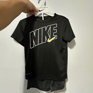 Kids Nike Dri Fit 2-piece outfit (black)